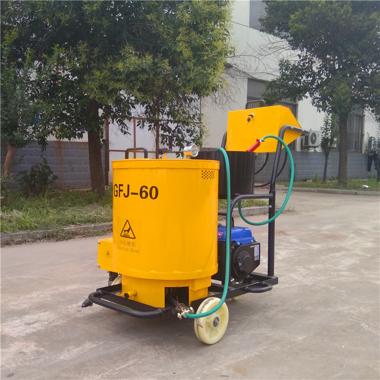 使用瀝青道路灌縫機如何正確加熱灌縫膠？