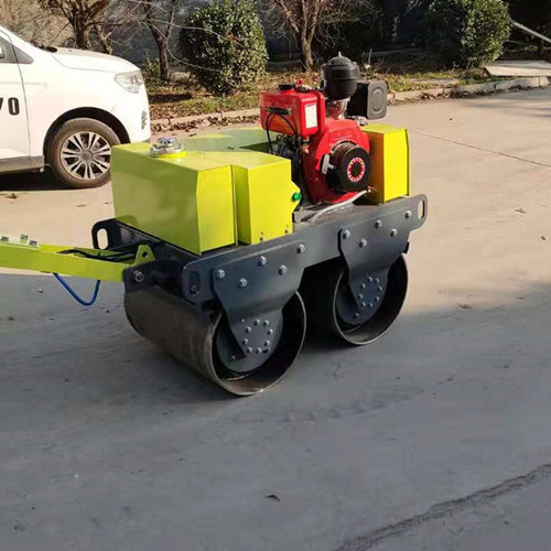 手扶式小型壓路機操作中有哪些注意事項？