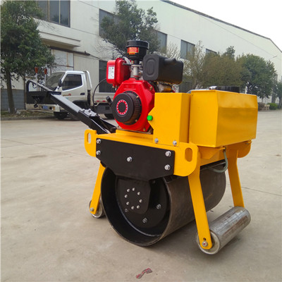 壓路機行業(yè)的新寵-小型手扶式壓路機