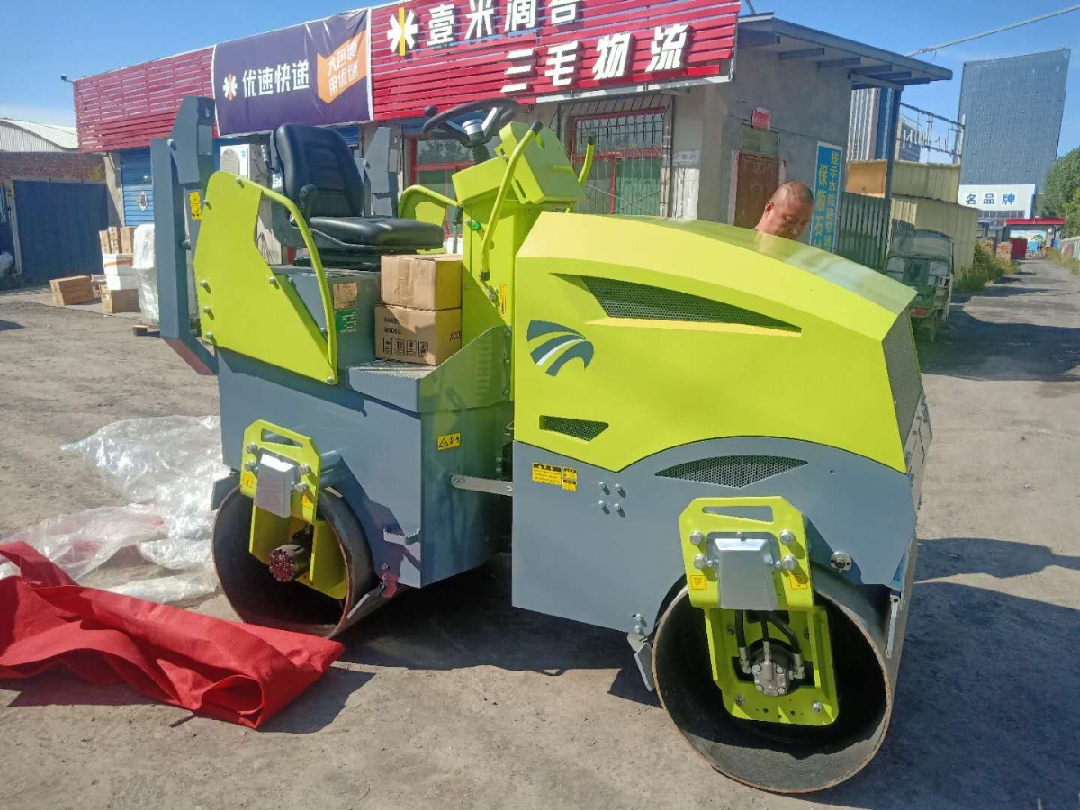 春季施工，小型壓路機碾壓路面如何做到有序效率高？