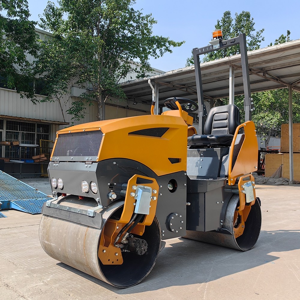 敞篷、雙振……它是小型壓路機中的“銷(xiāo)量擔當”！思拓瑞克ST2500雙驅雙振壓路機