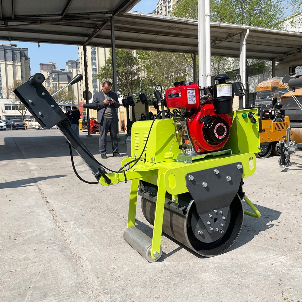 小型壓路機發(fā)動(dòng)機出現故障怎么處理?